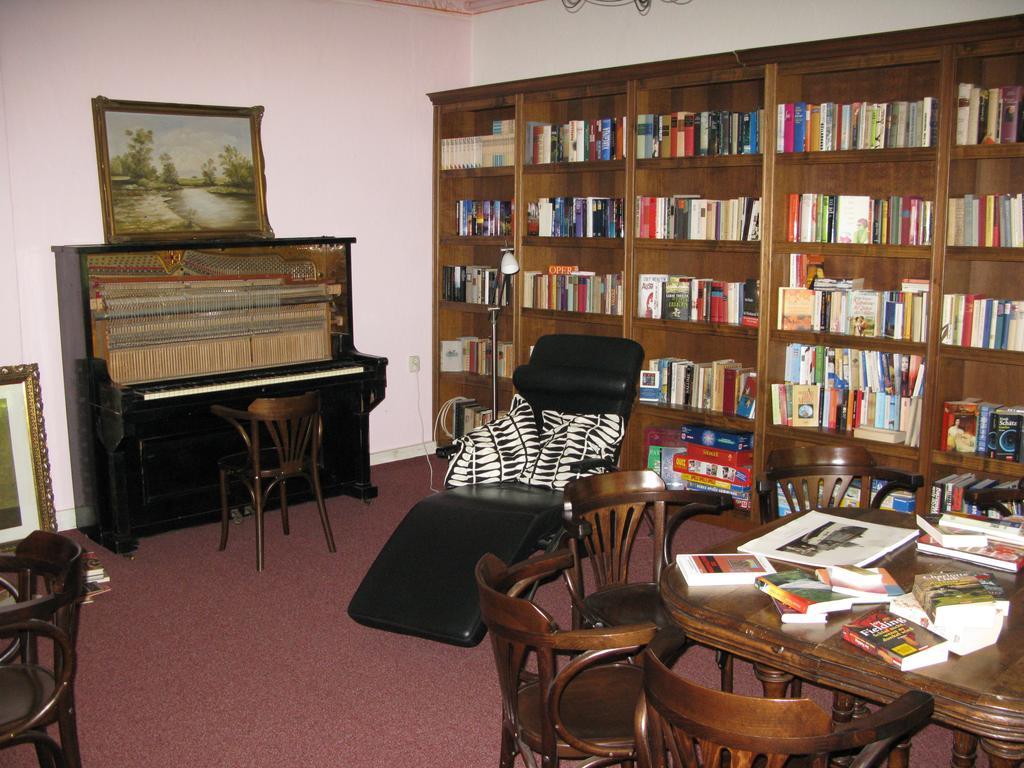 Gutshaus Zietlitz Hotel Dobbin-Linstow Luaran gambar